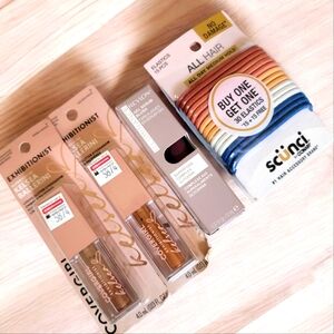 Makeup bundle with eye shadow, blush and hair holder